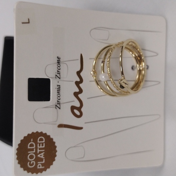 🌺3/$20 Women's set of 4 Rings - Picture 2 of 3